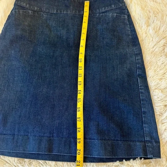 Talbots Women’s Denim Blue Skirt Size: 6 Petite - Picture 3 of 7